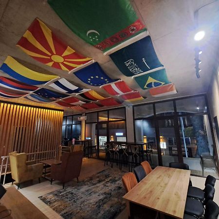 Karvi Hostel & Suites バトゥーミ エクステリア 写真