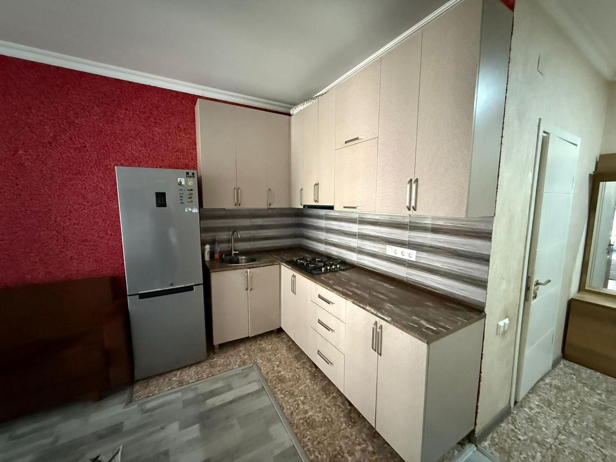 Karvi Hostel & Suites バトゥーミ エクステリア 写真