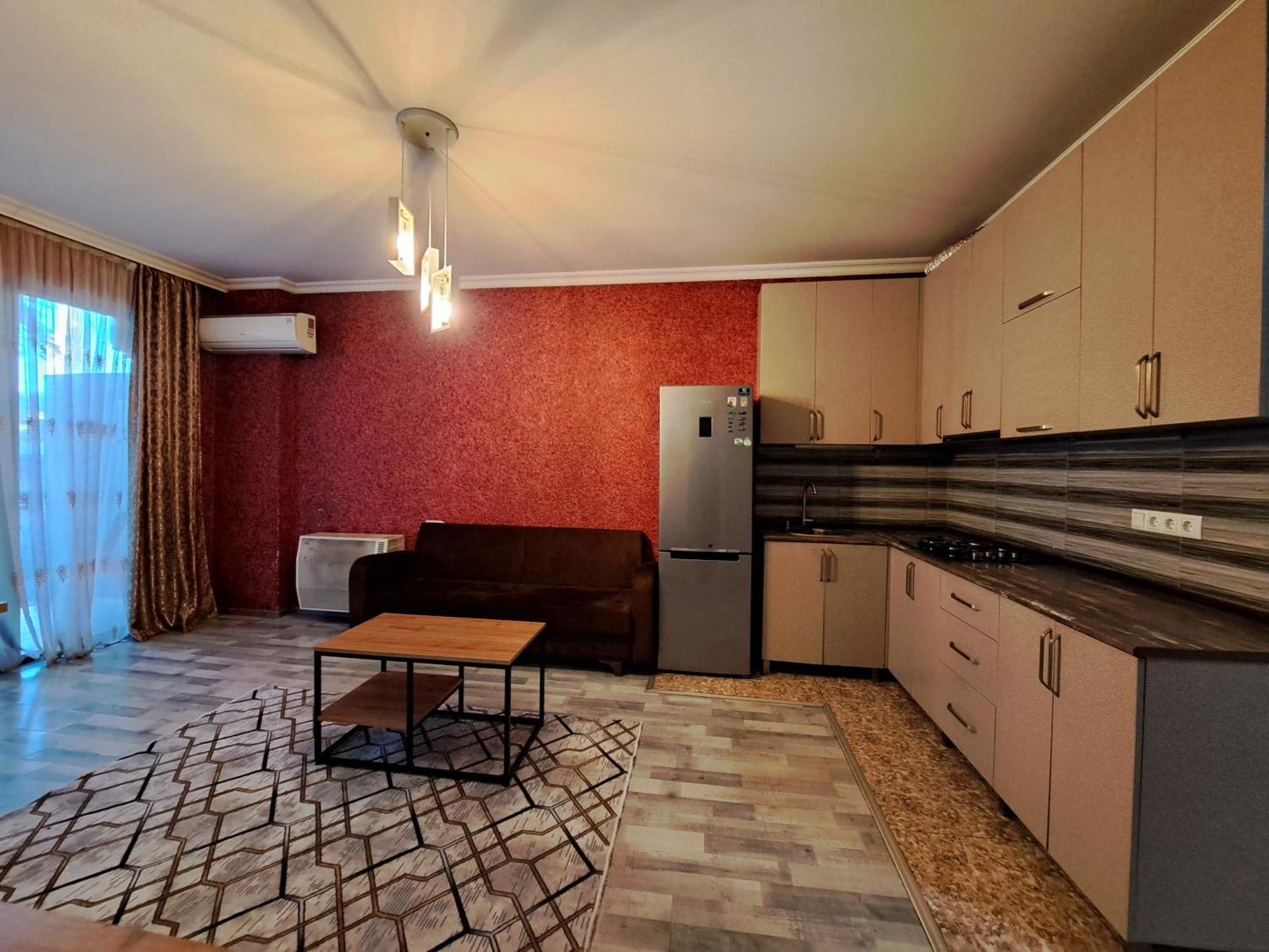 Karvi Hostel & Suites バトゥーミ エクステリア 写真