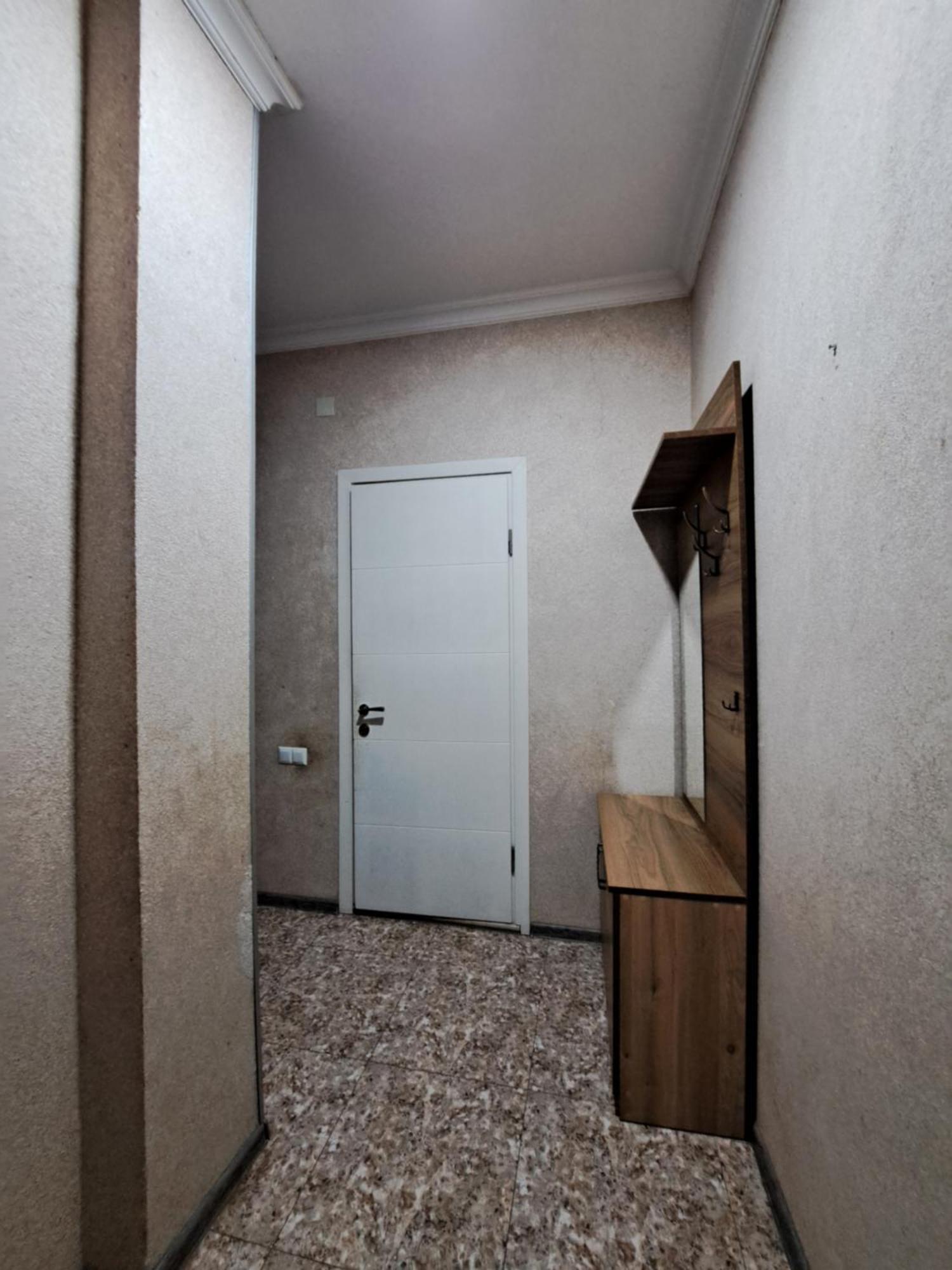 Karvi Hostel & Suites バトゥーミ エクステリア 写真