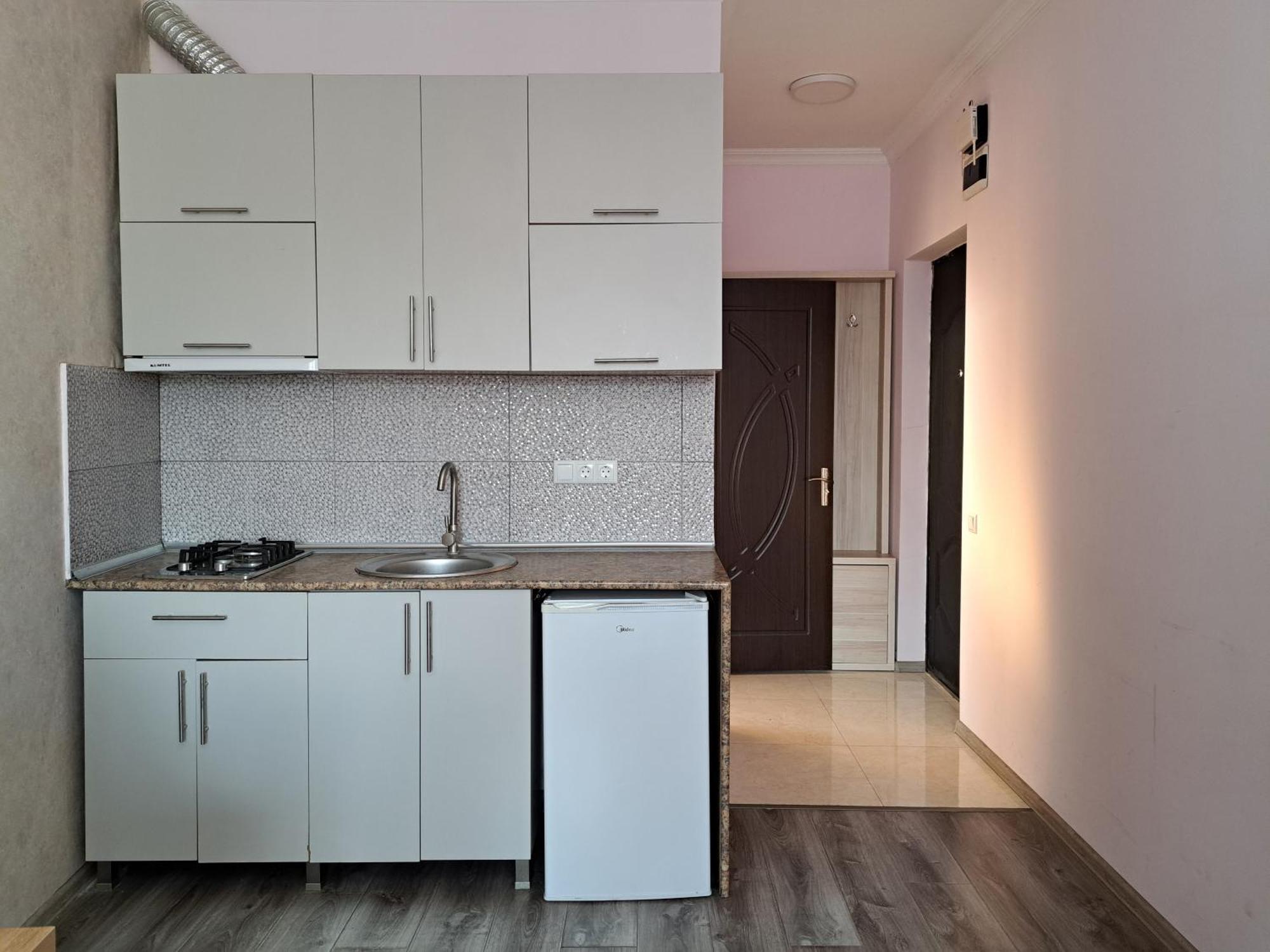 Karvi Hostel & Suites バトゥーミ エクステリア 写真