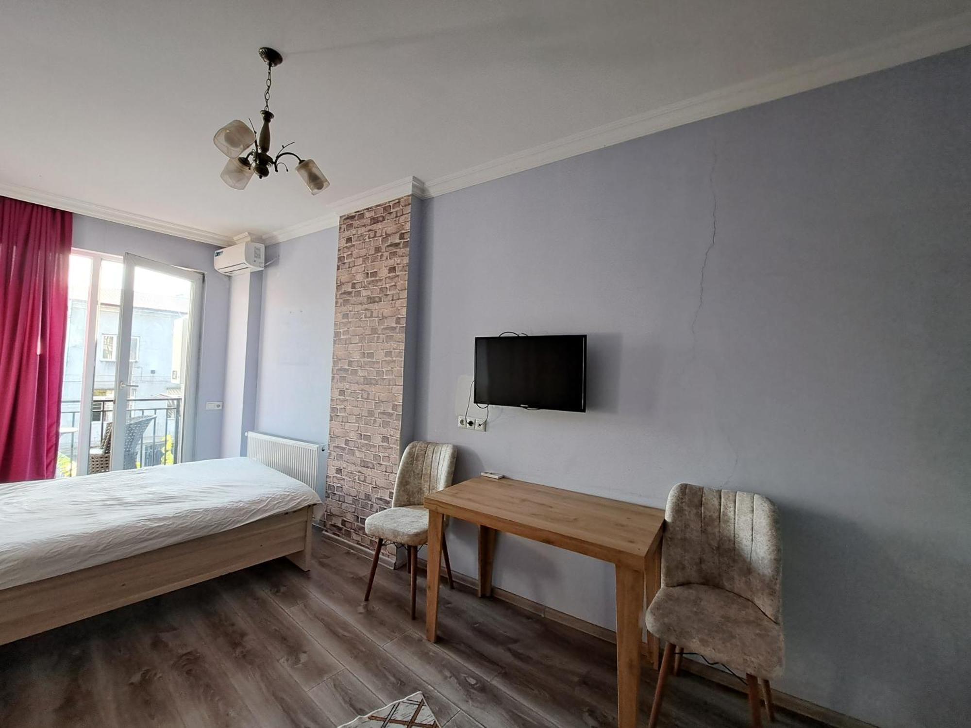 Karvi Hostel & Suites バトゥーミ エクステリア 写真