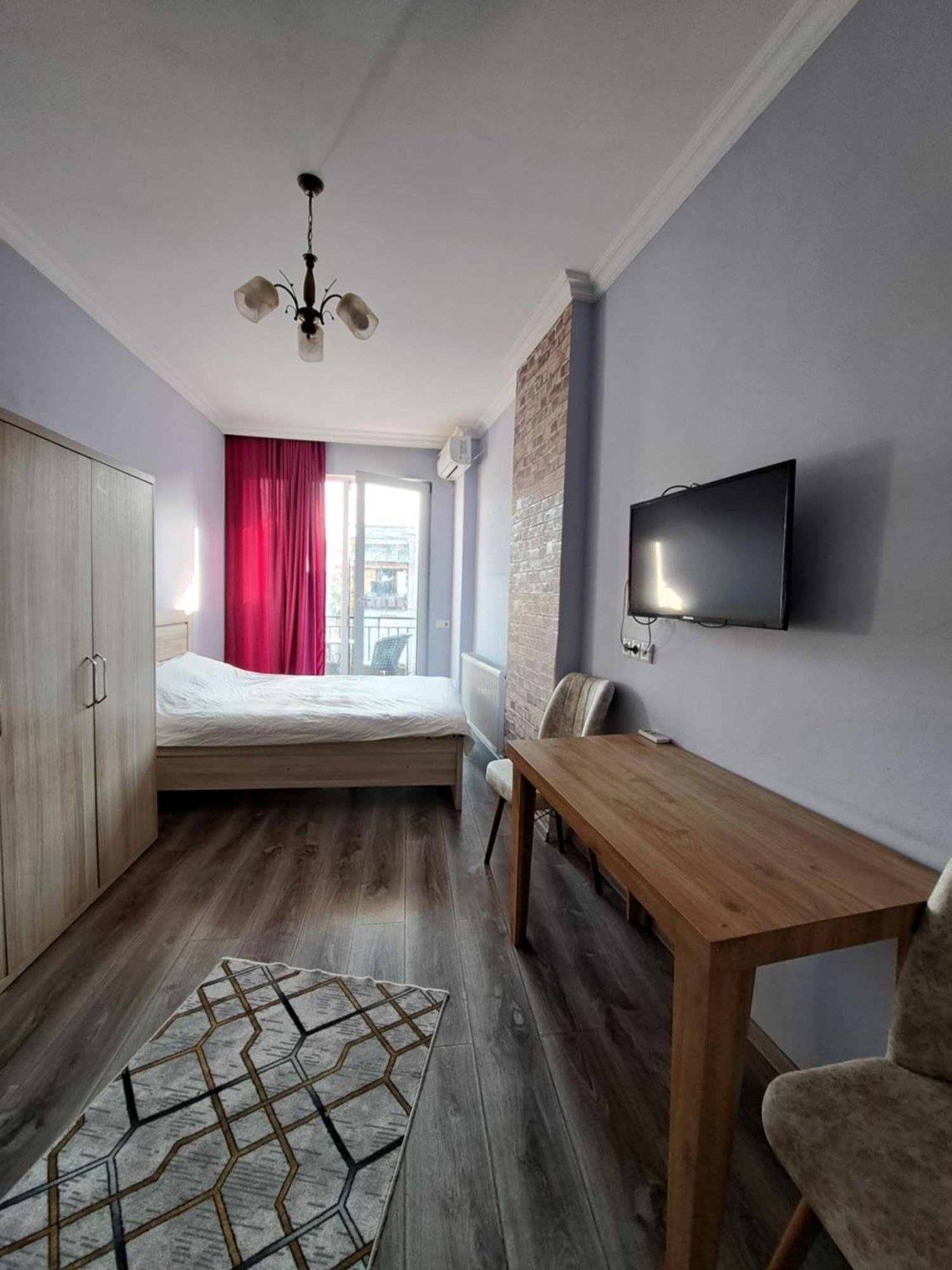 Karvi Hostel & Suites バトゥーミ エクステリア 写真