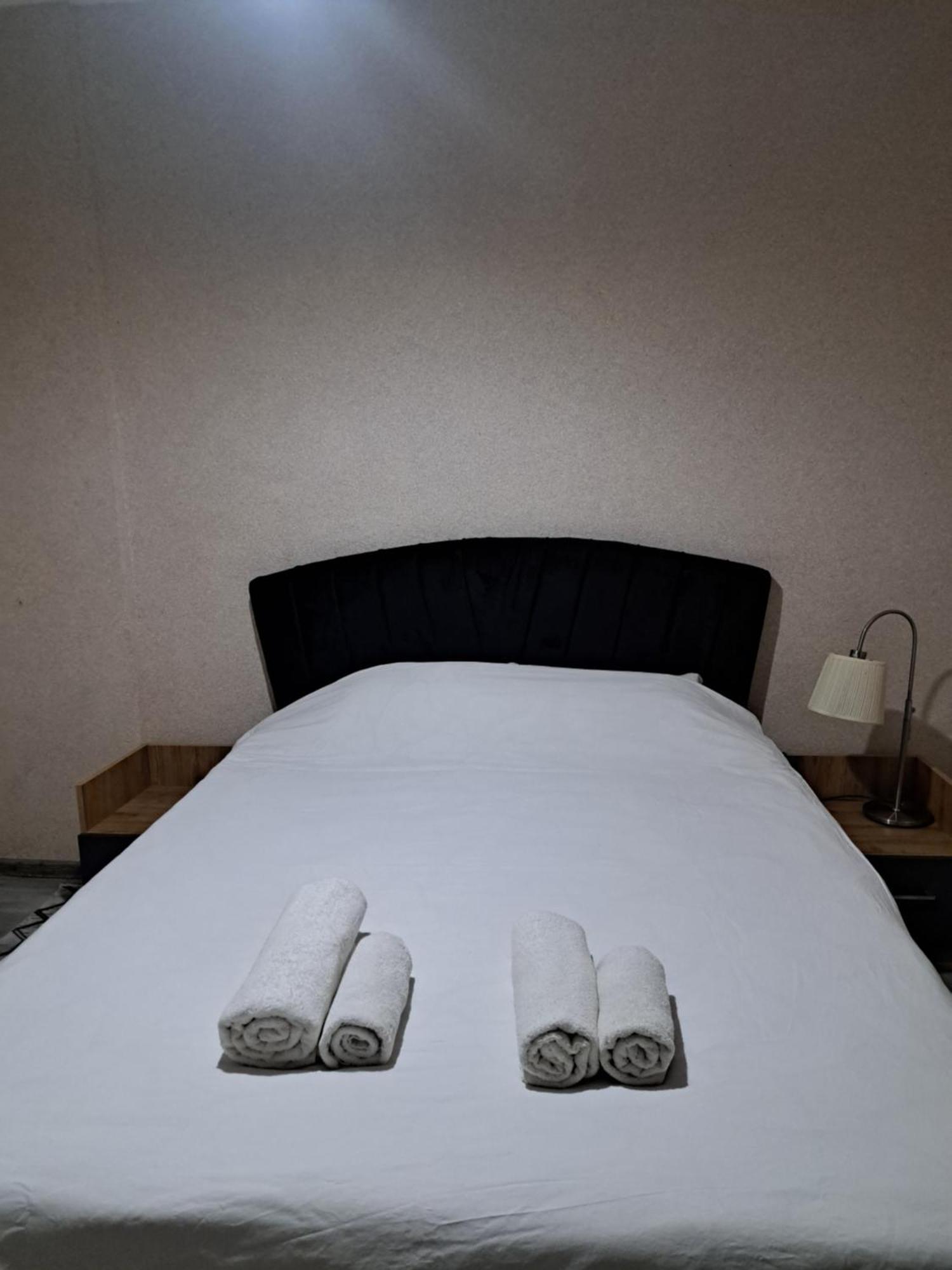 Karvi Hostel & Suites バトゥーミ エクステリア 写真
