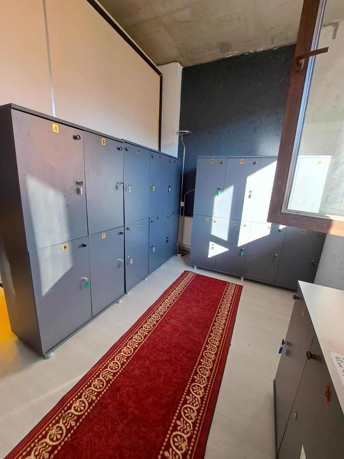 Karvi Hostel & Suites バトゥーミ エクステリア 写真