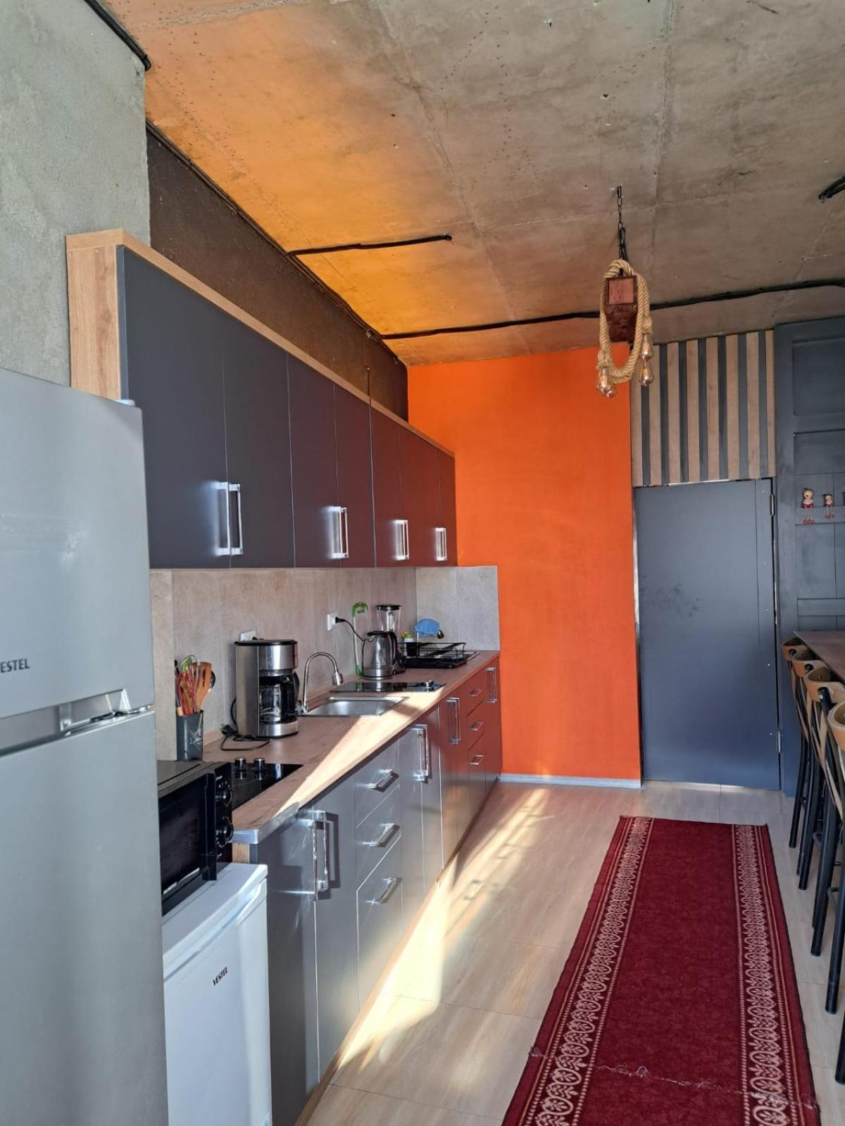 Karvi Hostel & Suites バトゥーミ エクステリア 写真